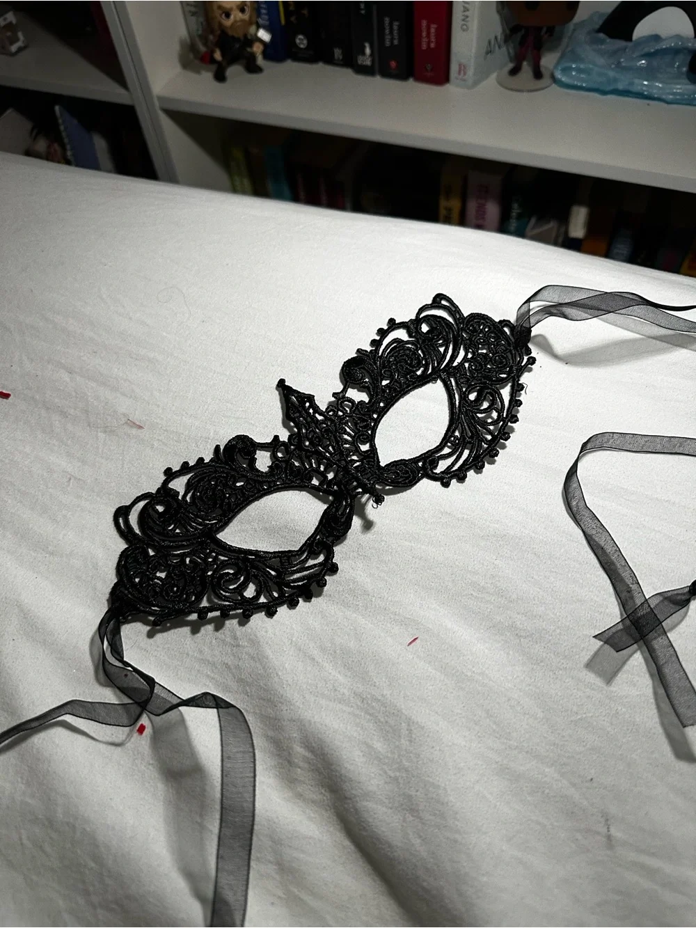 Black Lace Masquerade Eye Mask - Elegant Women's Accessory